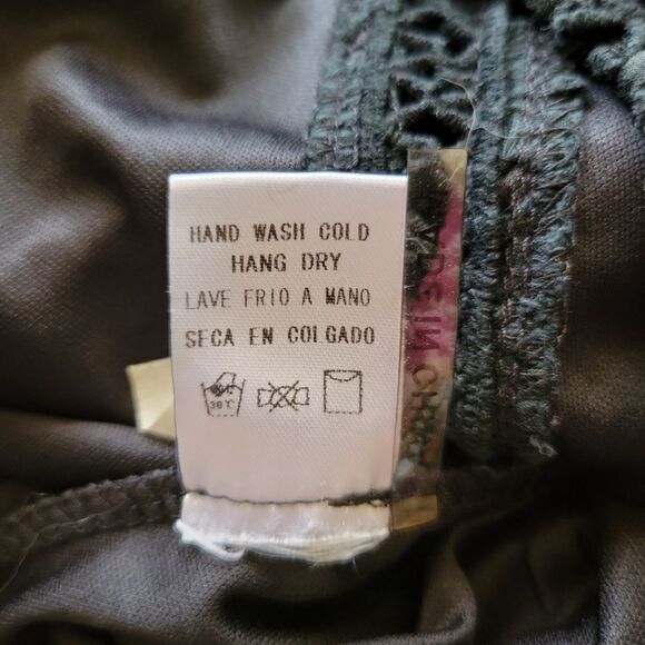 🤑 3 for $20 - TEA & CUP Black Sleeveless Eyelet Shorts Romper Size S - Picture 7 of 7